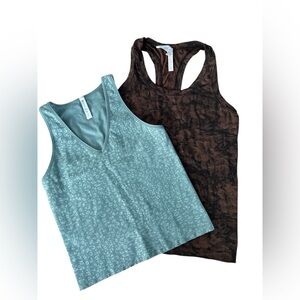 Athleta Bundle Momentum Tank Brown Floral &
Athleta Seamless Tank Green Leopard